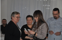 Wreczanie legitymacji czlonkowskiej