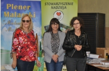 Trzy kobiety w okularach