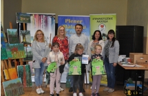 Dziewczynki z upominkami