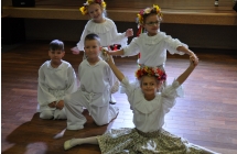 Dwoje chlopcow i trzy dziewczynki